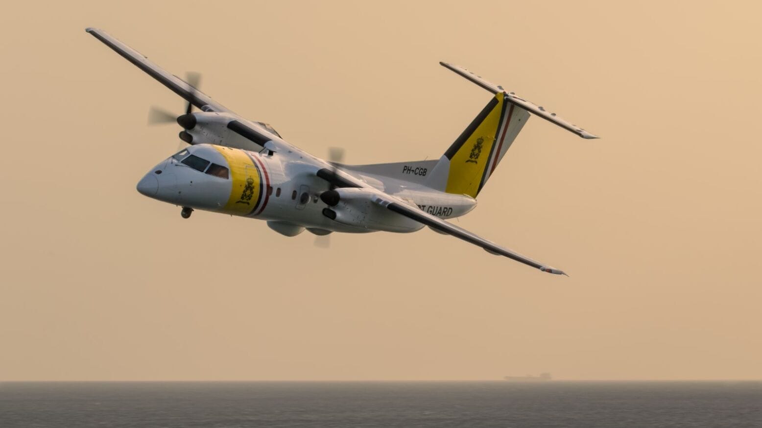 photographie d'un avion de patrouille maritime DHC-8